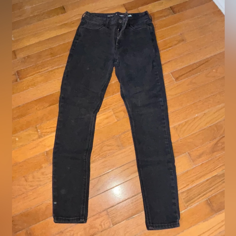 Old Navy High-Rise Super Skinny Jeans in Black